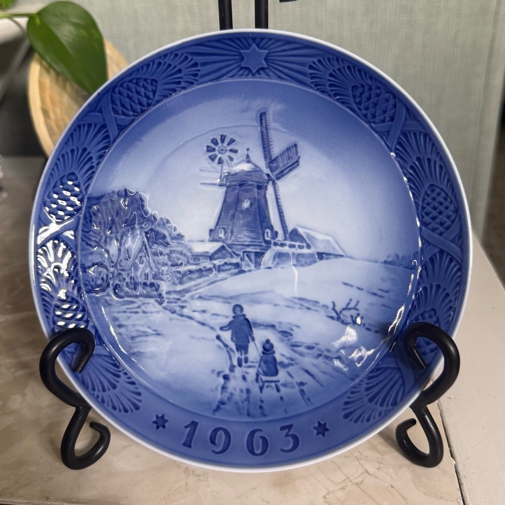 Vintage Royal Copenhagen Denmark Christmas Plate Vintage 1963 “Windmill”